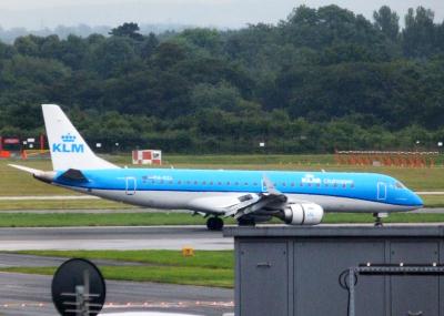 Photo of aircraft PH-EZL operated by KLM Cityhopper