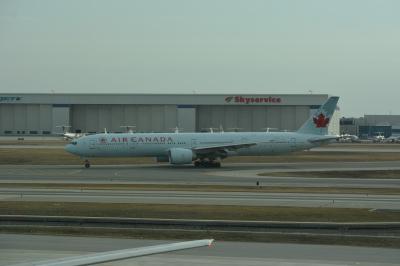 Photo of aircraft C-FITL operated by Air Canada