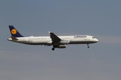 Image of aircraft registration D-AIRF - A A321-131 operated by Lufthansa