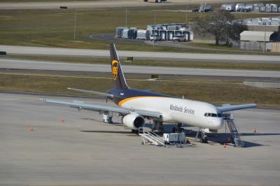 Photo of aircraft N464UP operated by United Parcel Service (UPS)