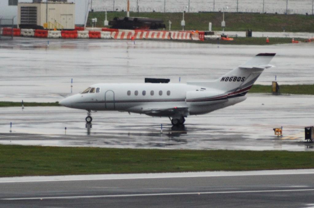 Photo of aircraft N868QS operated by NetJets