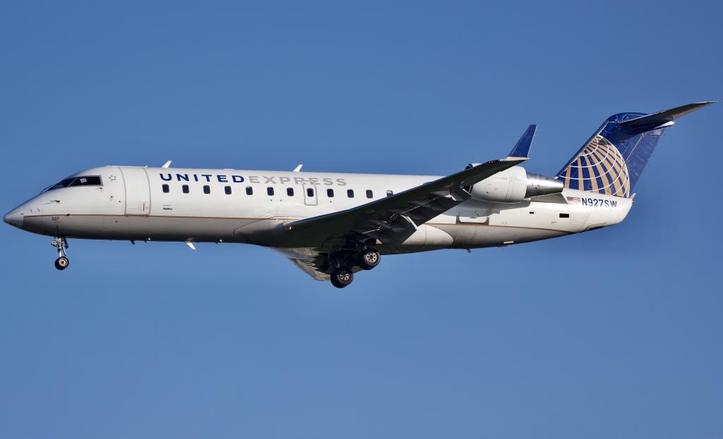 Photo of aircraft N927SW operated by United Express