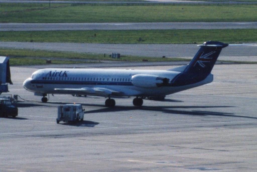 Photo of aircraft G-UKFF operated by Air UK