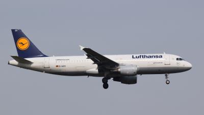 Photo of aircraft D-AIZO operated by Lufthansa