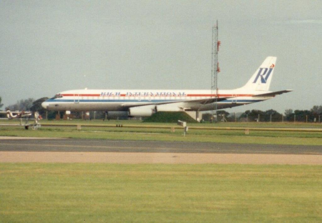 Photo of aircraft N1805 operated by Rich International Airways