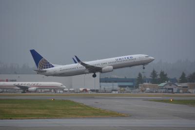 Photo of aircraft N37437 operated by United Airlines