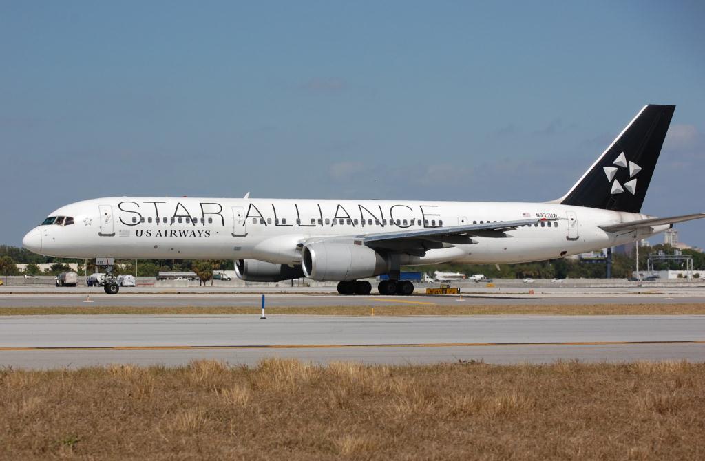 Photo of aircraft N935UW operated by US Airways