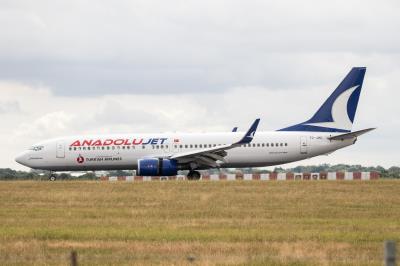 Photo of aircraft TC-JHC operated by Anadolu Jet