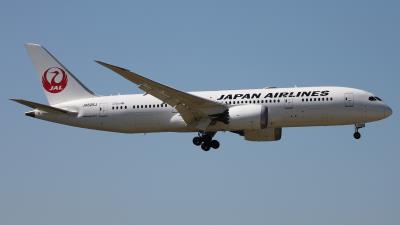 Photo of aircraft JA826J operated by Japan Airlines