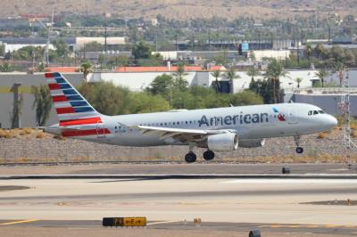 Photo of aircraft N117UW operated by American Airlines