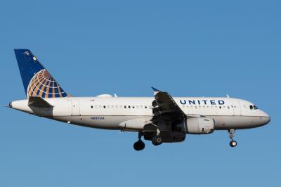 Photo of aircraft N889UA operated by United Airlines