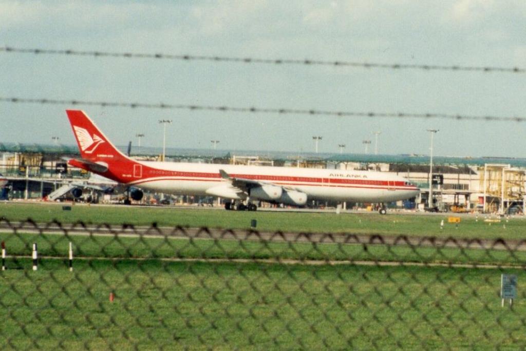 Photo of aircraft 4R-ADA operated by Air Lanka