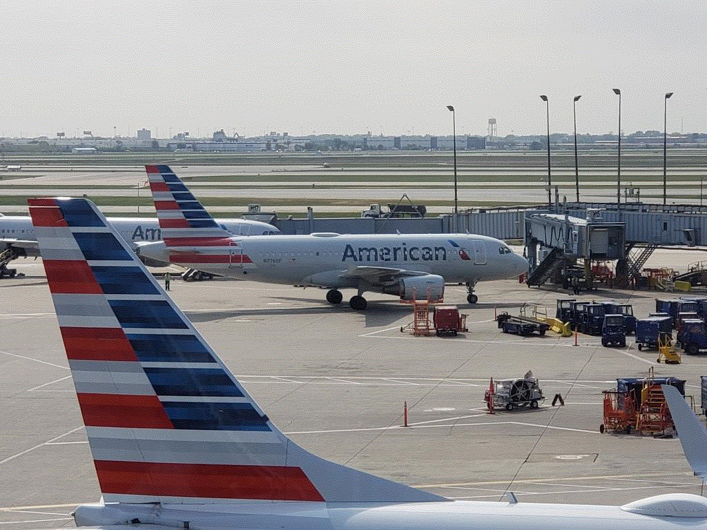 Photo of aircraft N776XF operated by American Airlines
