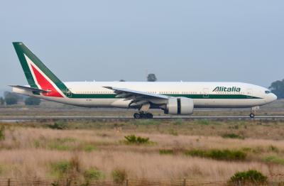 Photo of aircraft EI-ISD operated by Alitalia