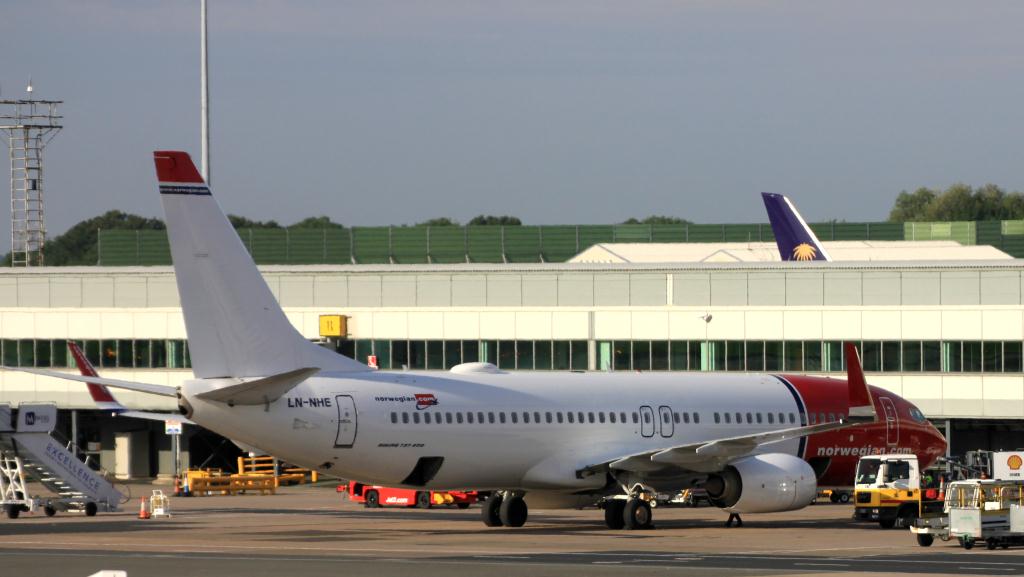 Photo of aircraft LN-NHE operated by Norwegian Air Shuttle