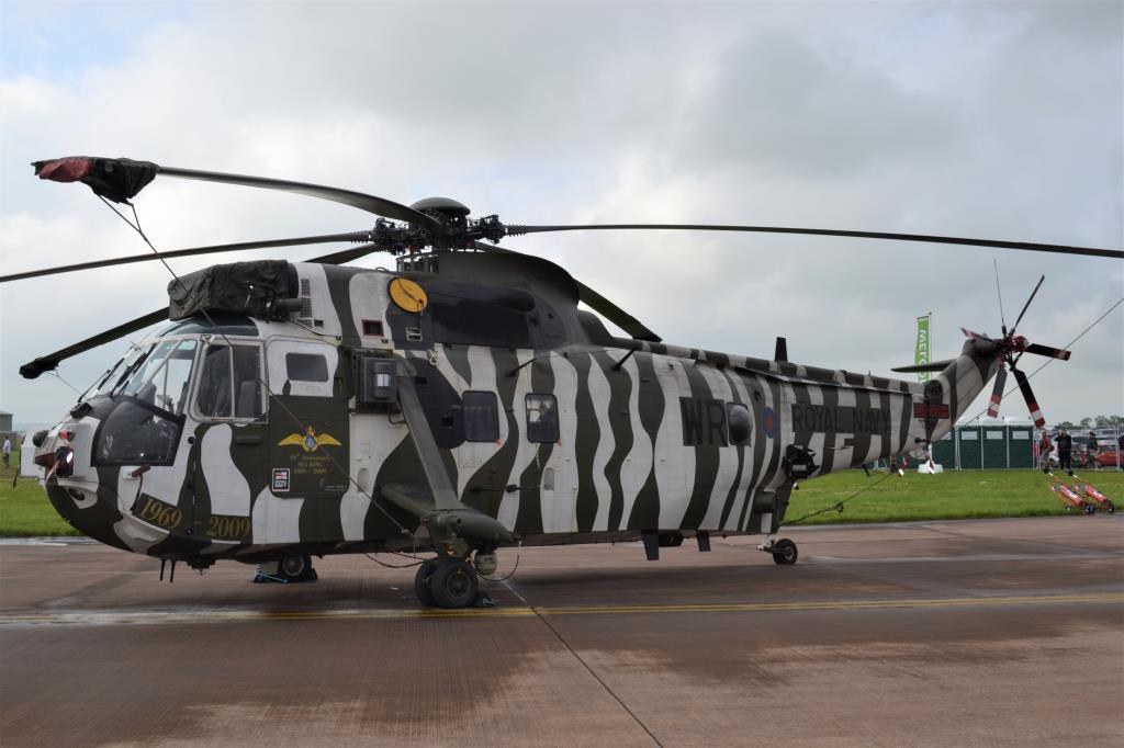 Photo of aircraft ZE425 operated by Royal Navy