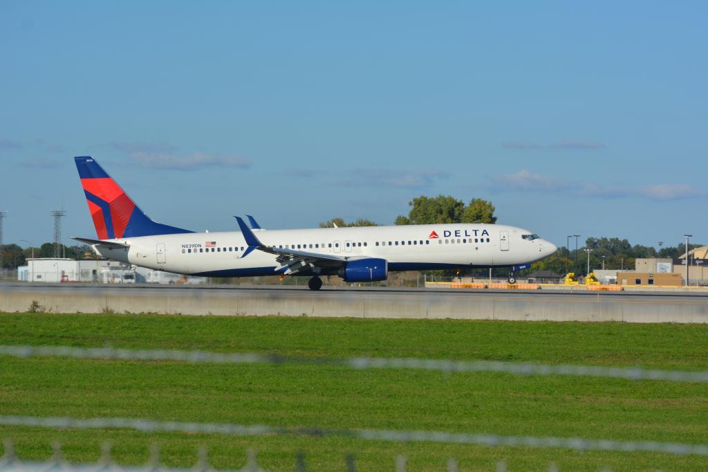 Photo of aircraft N839DN operated by Delta Air Lines