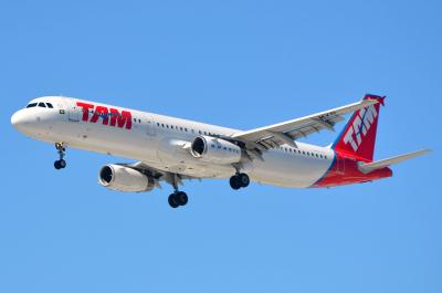 Photo of aircraft PT-MXB operated by TAM Linhas Aereas