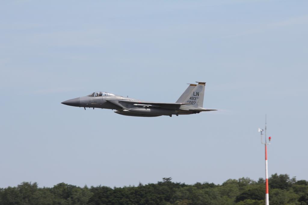 Photo of aircraft 84-0027 operated by United States Air Force