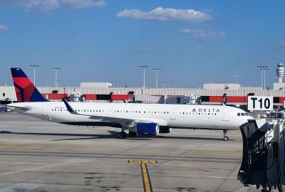 Photo of aircraft N310DN operated by Delta Air Lines