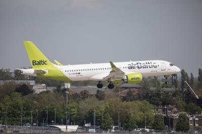 Photo of aircraft YL-CSF operated by Air Baltic