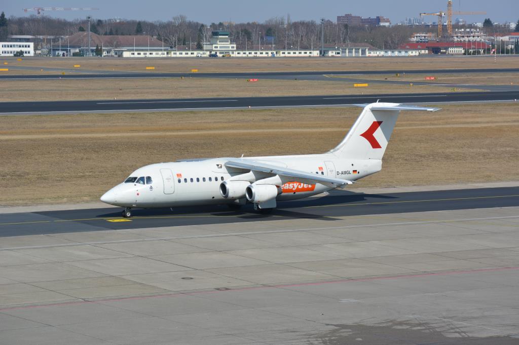 Photo of aircraft D-AMGL operated by easyJet