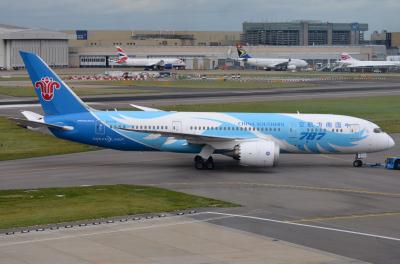 Image of aircraft registration B-2736 - A 787-8 Dreamliner operated by China Southern Airlines