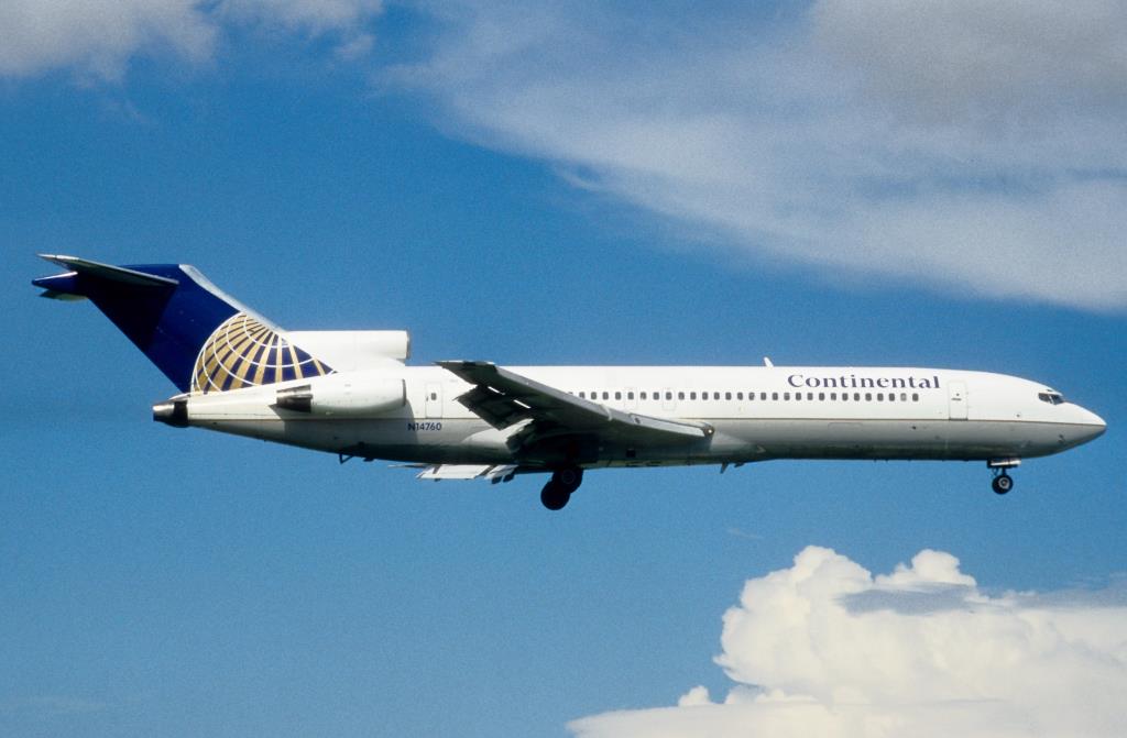 Photo of aircraft N14760 operated by Continental Air Lines