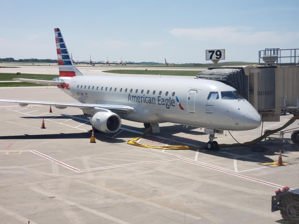 Photo of aircraft N275NN operated by American Eagle