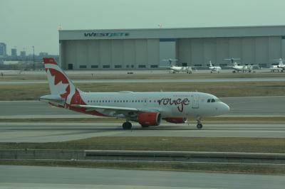 Photo of aircraft C-GKOB operated by Air Canada Rouge