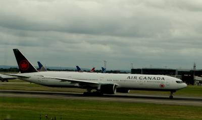 Photo of aircraft C-FIUL operated by Air Canada