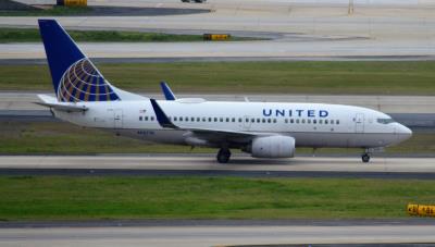 Photo of aircraft N15710 operated by United Airlines