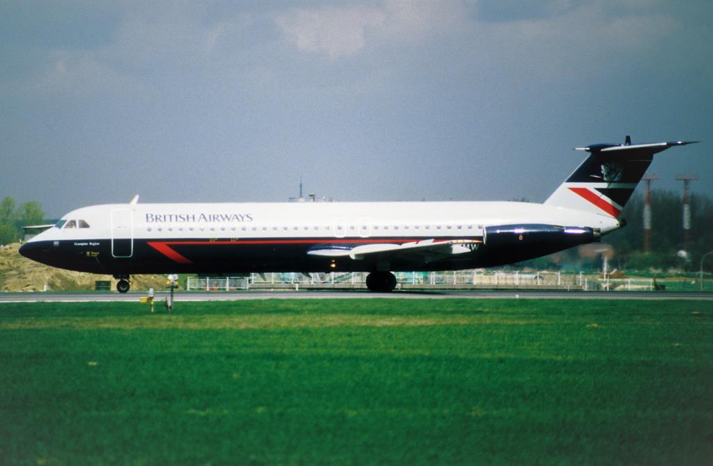 Photo of aircraft G-AVMW operated by British Airways