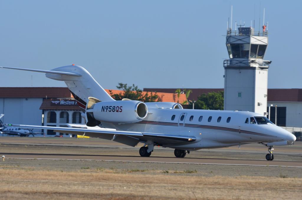 Photo of aircraft N958QS operated by NetJets