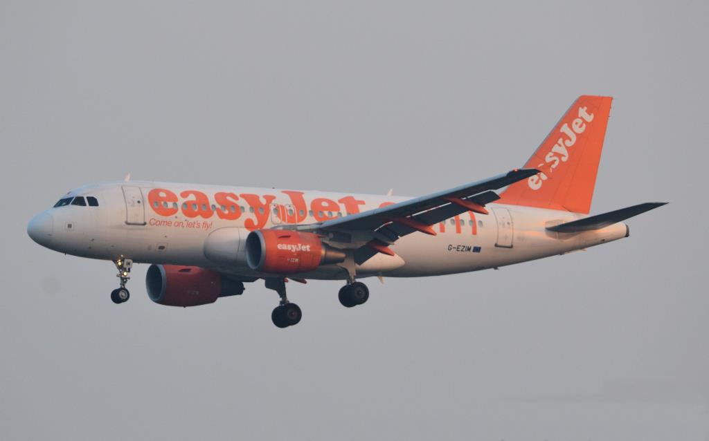 Photo of aircraft G-EZIM operated by easyJet
