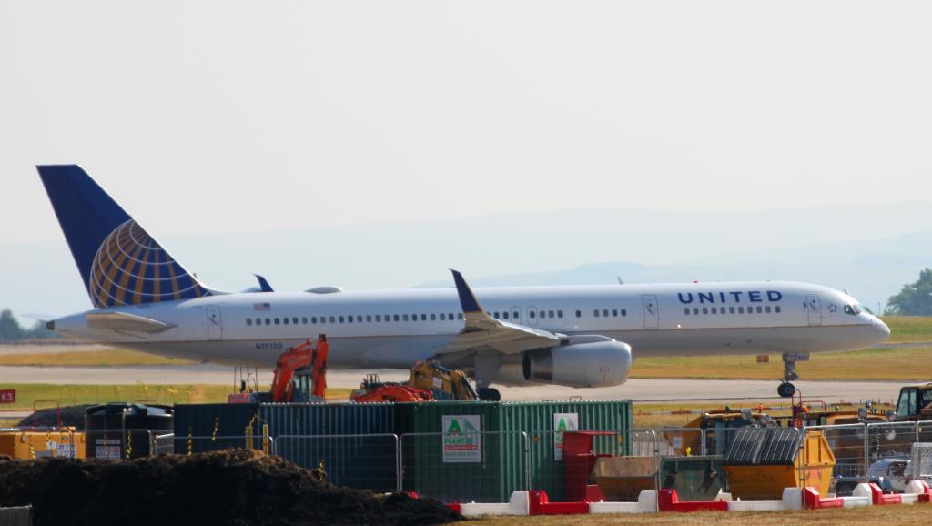 Photo of aircraft N19130 operated by United Airlines
