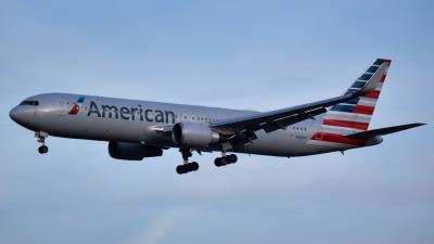 Photo of aircraft N346AN operated by American Airlines