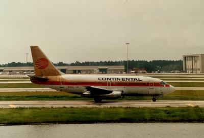 Photo of aircraft N14211 operated by Continental Air Lines