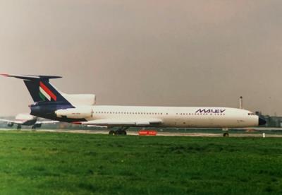 Photo of aircraft HA-LCV operated by Malev Hungarian Airlines
