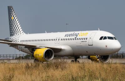 Photo of aircraft EC-MBF operated by Vueling