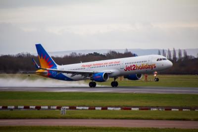 Photo of aircraft G-HLYB operated by Jet2