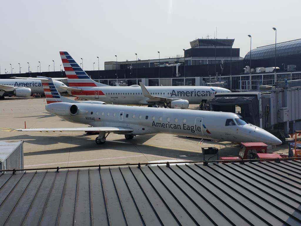 Photo of aircraft N918AE operated by American Eagle