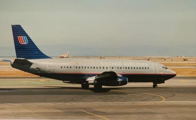 Photo of aircraft N989UA operated by United Airlines