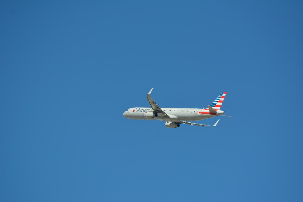 Photo of aircraft N997AA operated by American Airlines