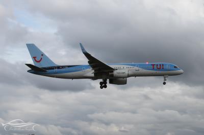 Image of aircraft registration G-OOBG - A 757-236(WL) operated by TUI Airways