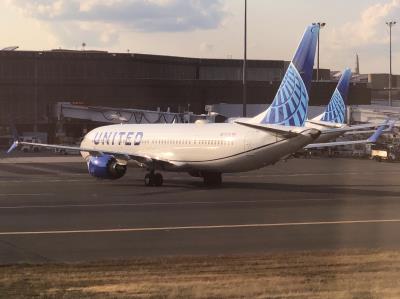 Photo of aircraft N77575 operated by United Airlines