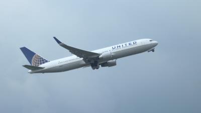 Photo of aircraft N685UA operated by United Airlines