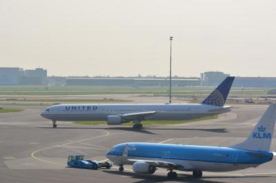 Photo of aircraft N67052 operated by United Airlines